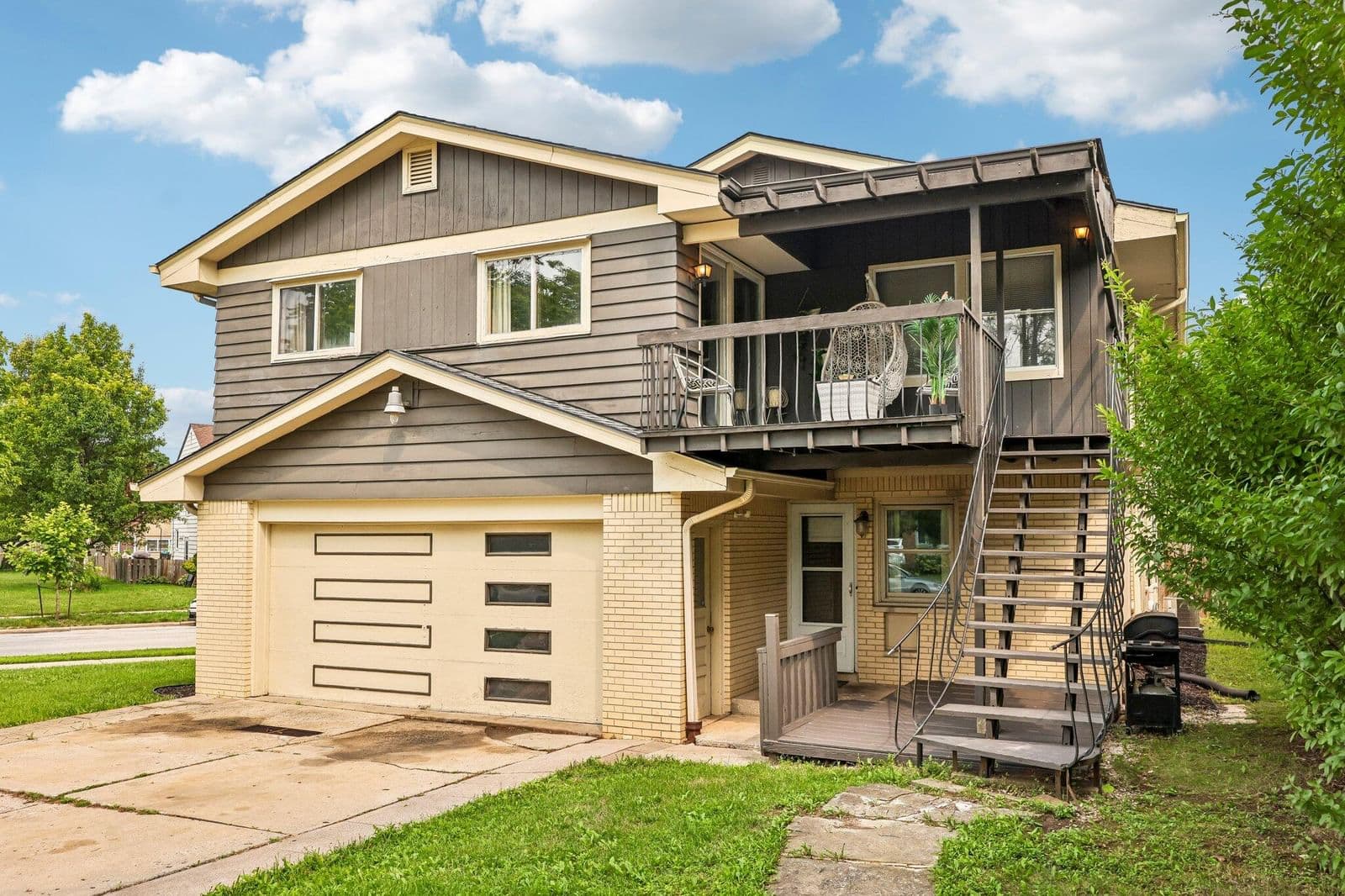 9625 Metcalf, Milwaukee, WI 53222