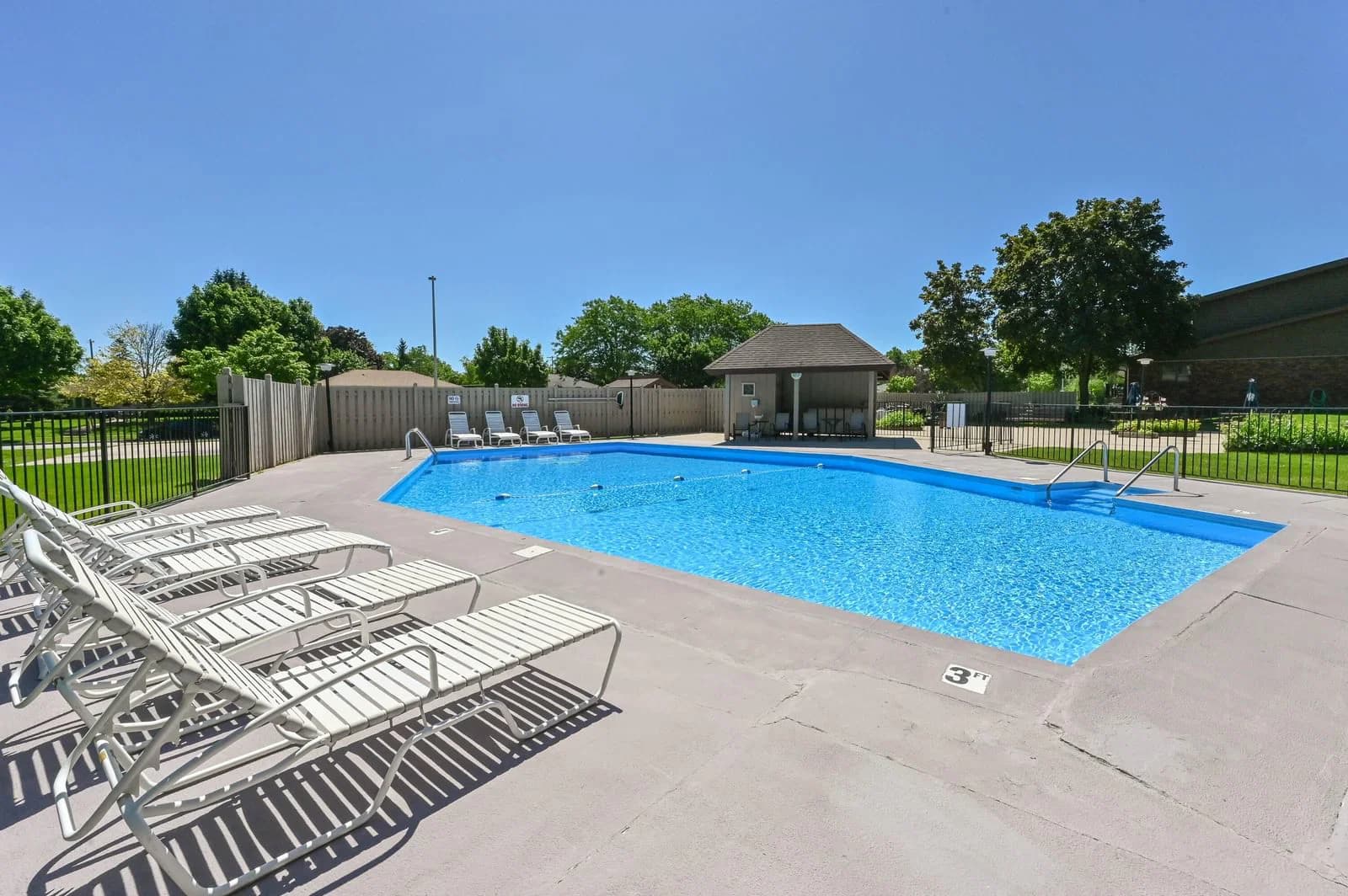 4015 84th, Greenfield, WI 53228