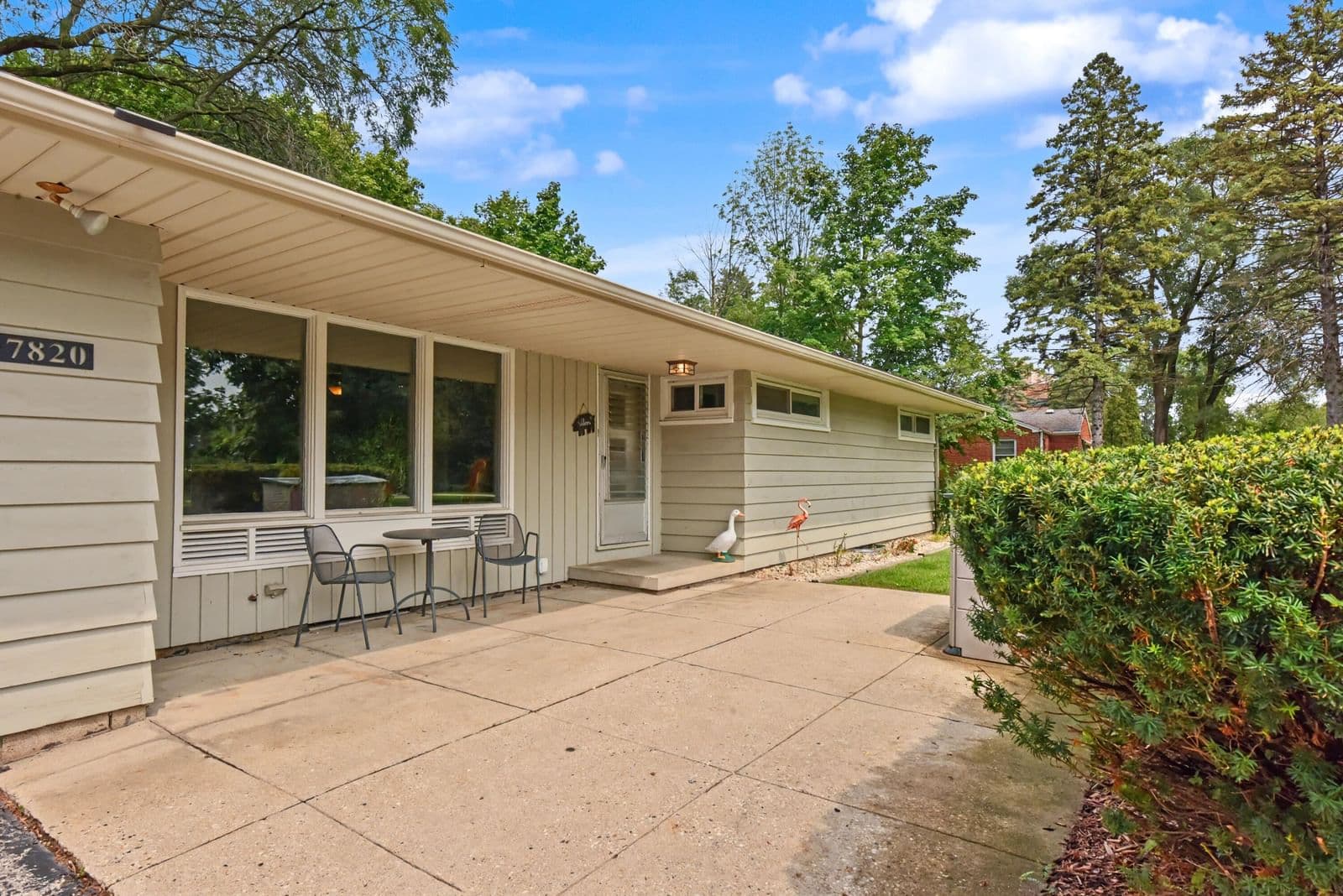 7820 Barnard, Greenfield, WI 53220
