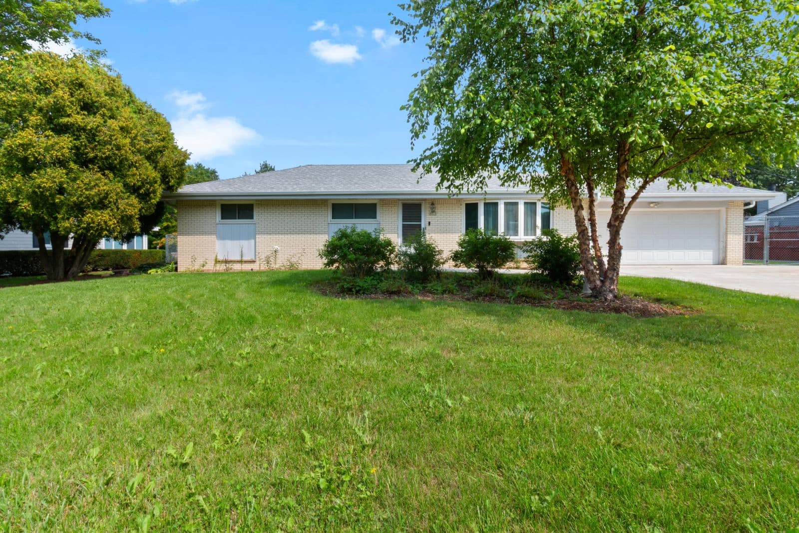 8826 Patricia, Oak Creek, WI 53154