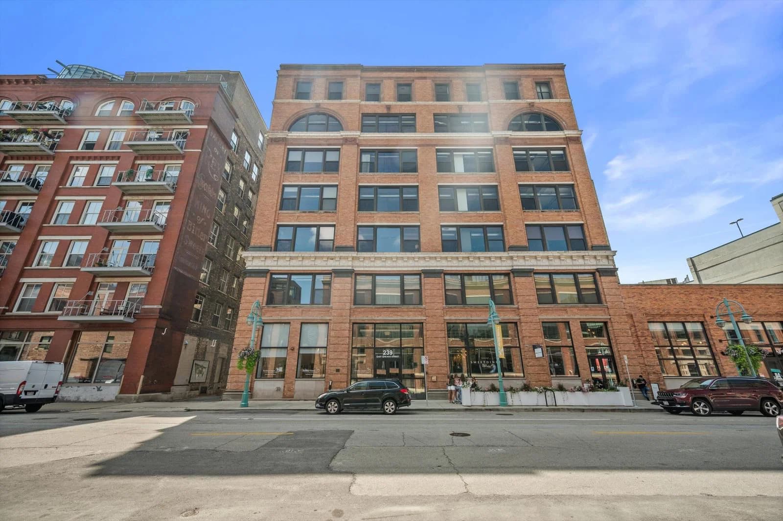 239 Chicago, Milwaukee, WI 53202