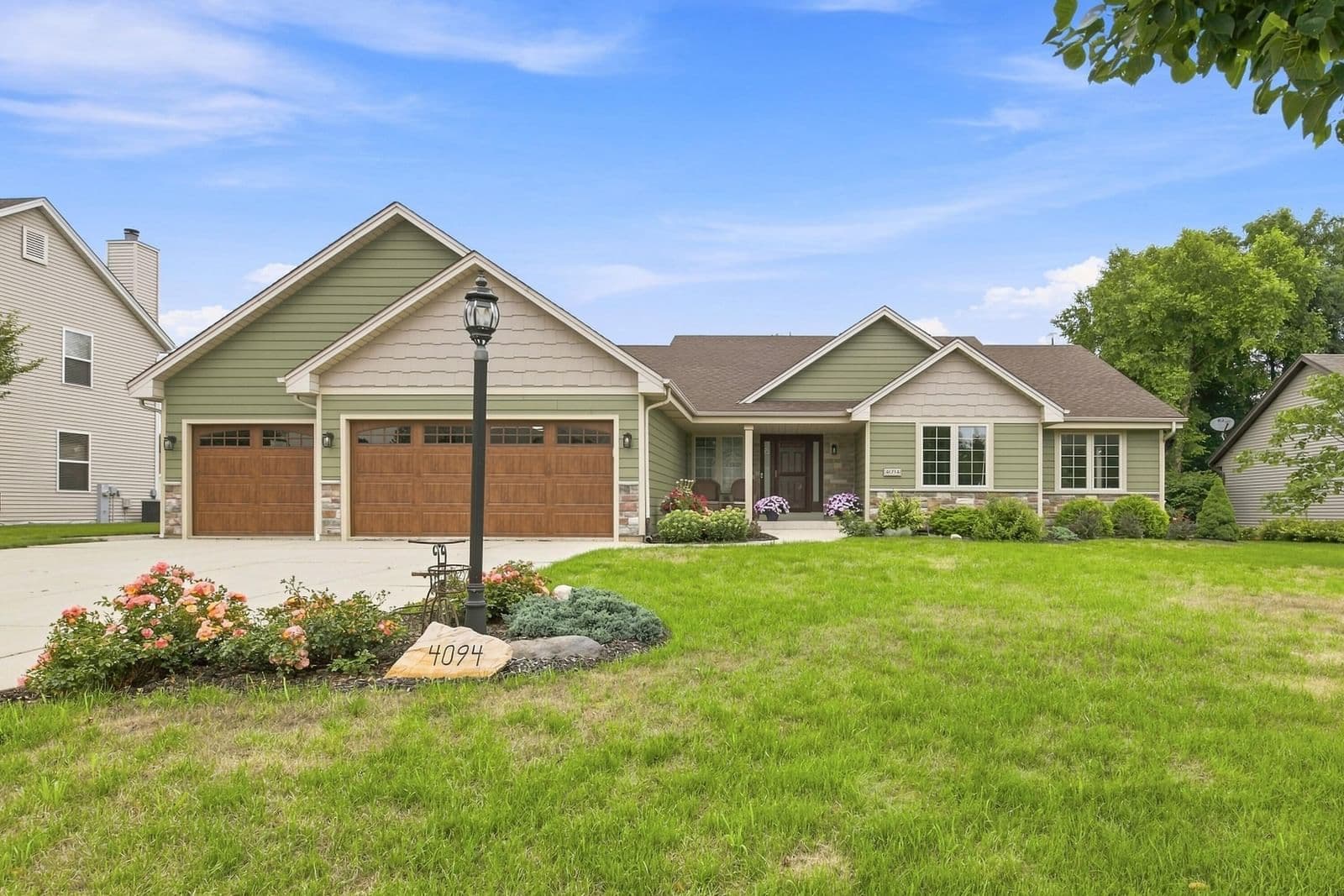4094 Whispering Ridge, Franklin, WI 53132