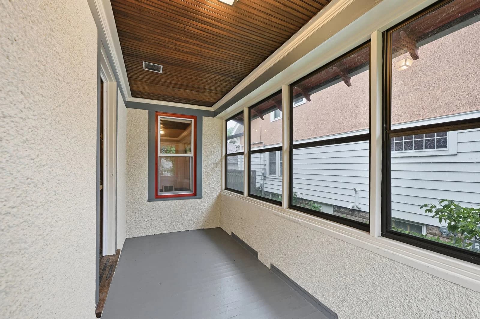 3074 Wentworth 4