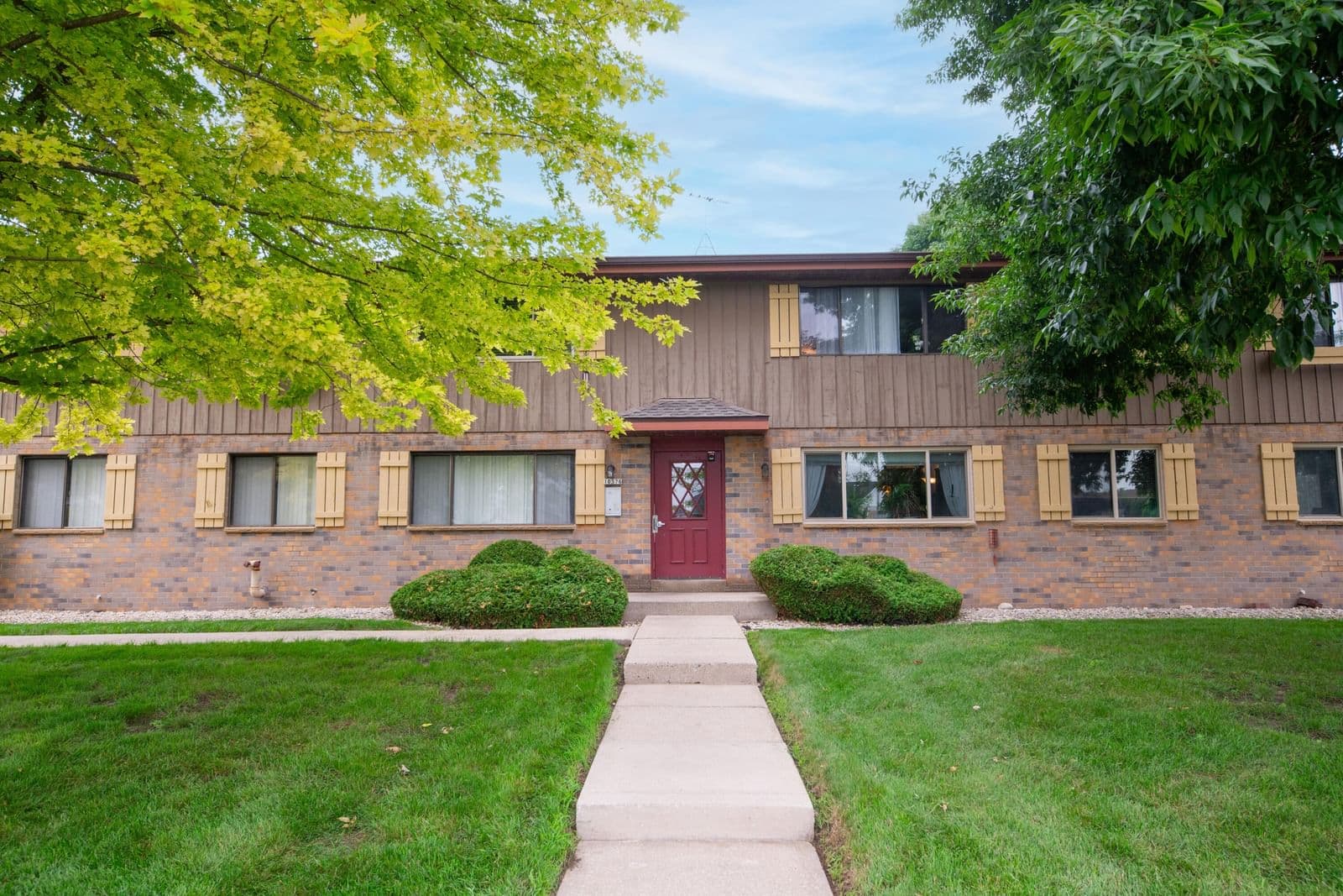 10376 Whitnall Edge, Franklin, WI 53132