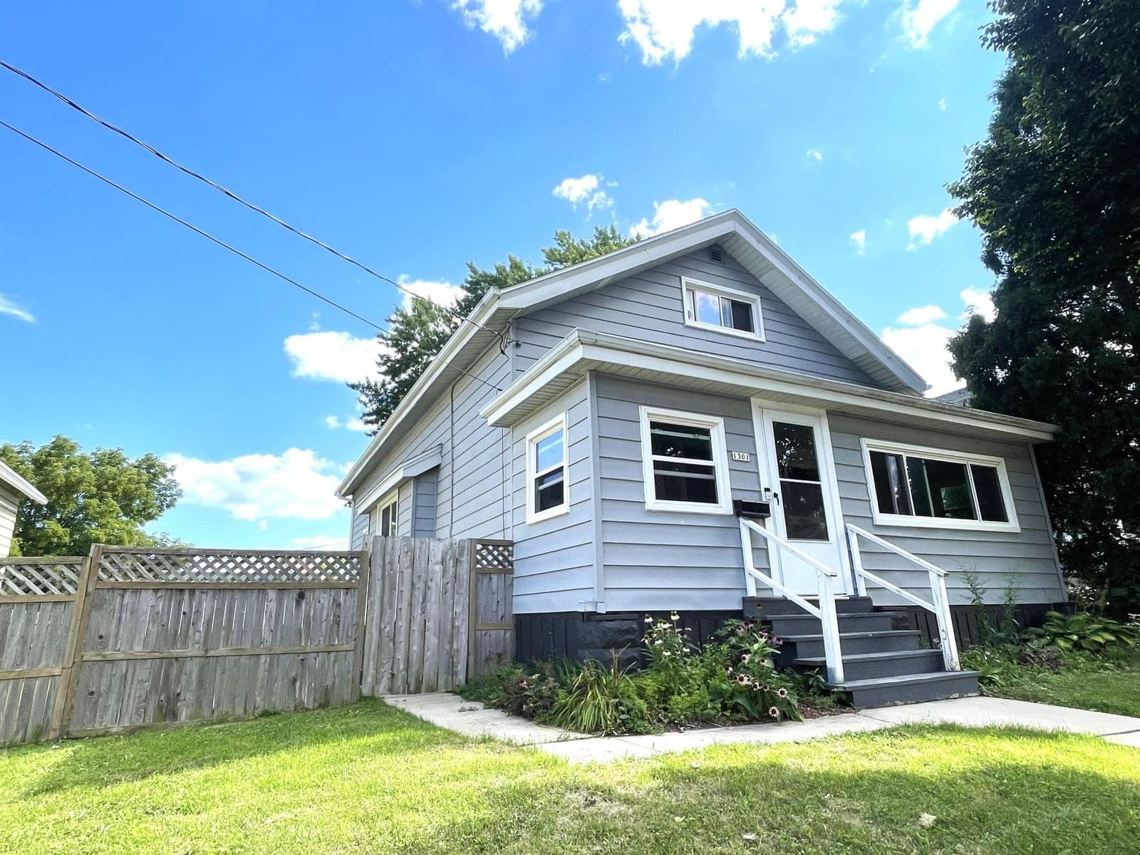 1301 Seeley 5