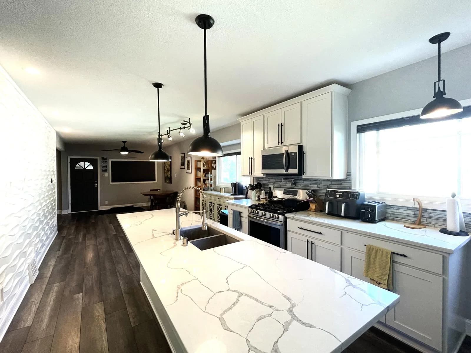 1301 Seeley 2