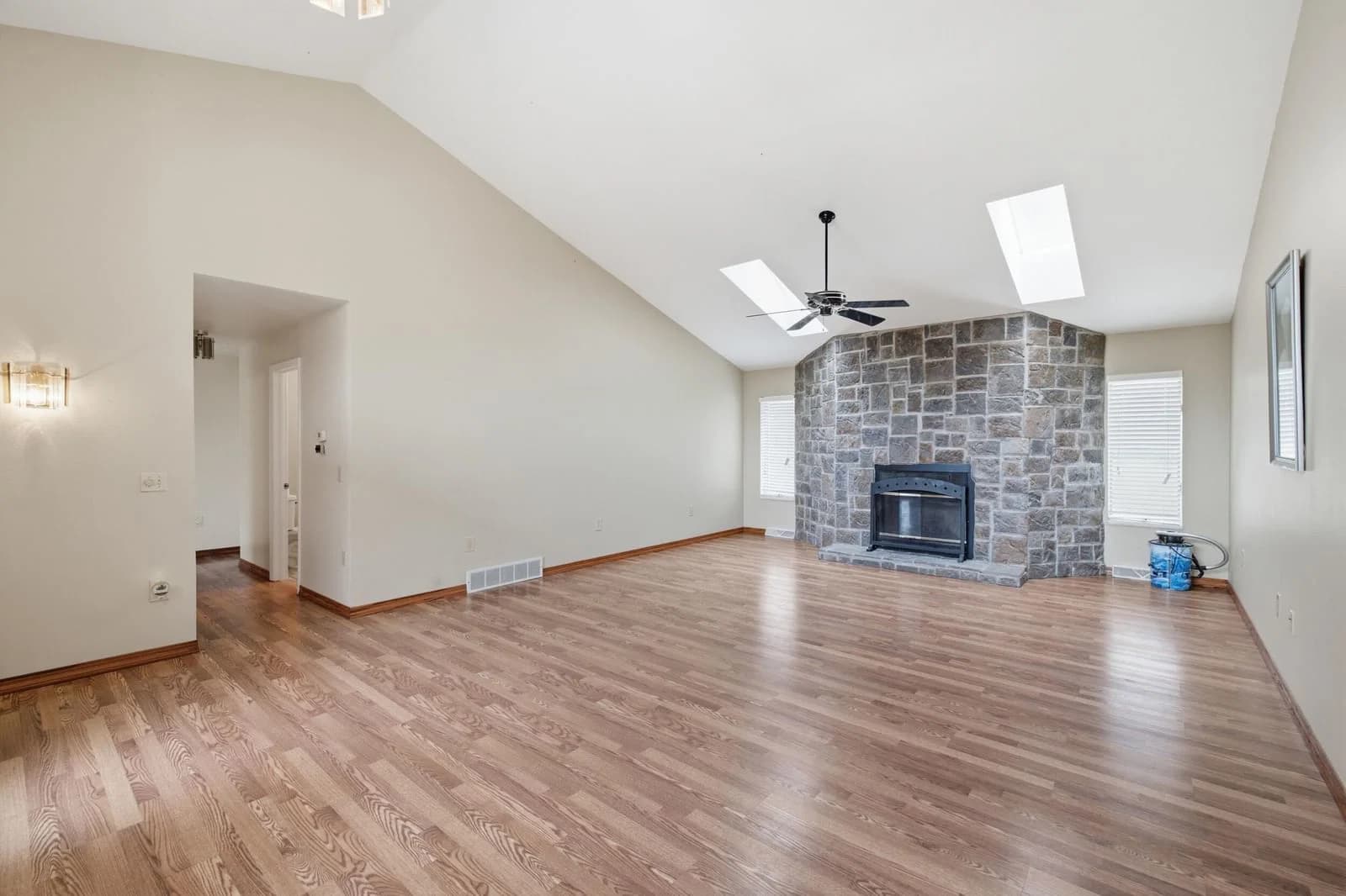 8732 County Highway T 4