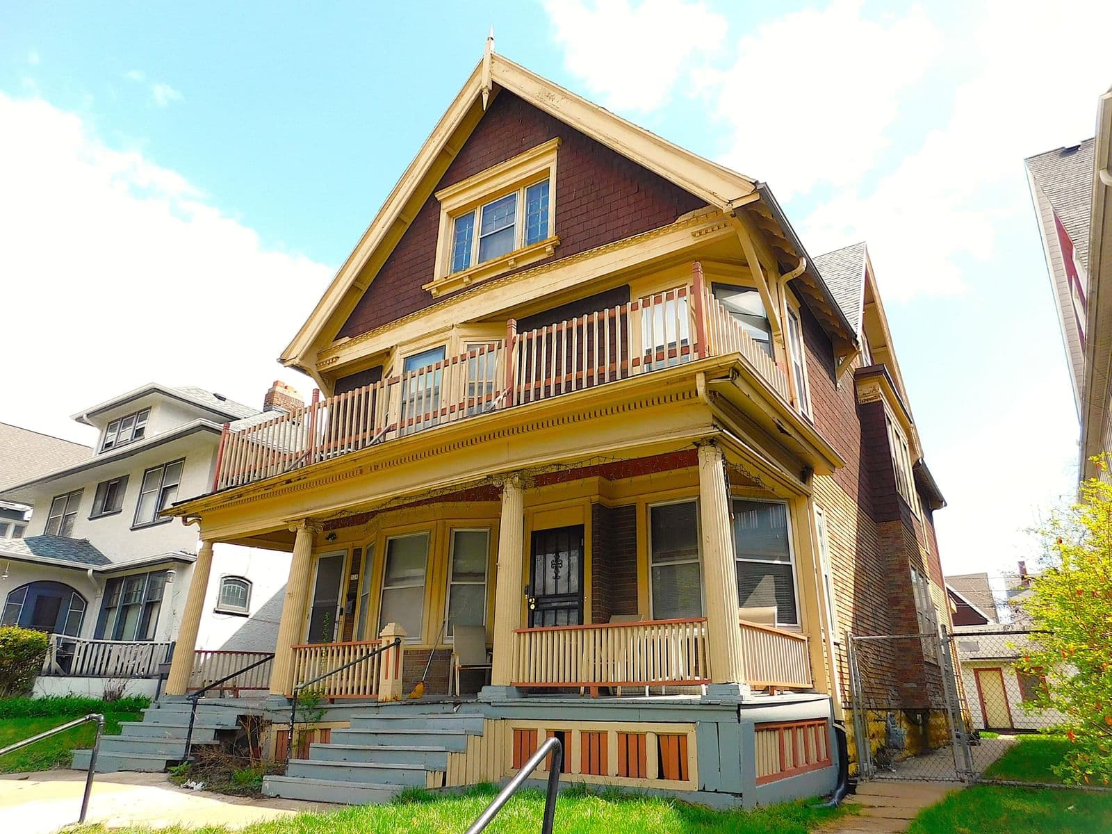 526 32nd, Milwaukee, WI 53208