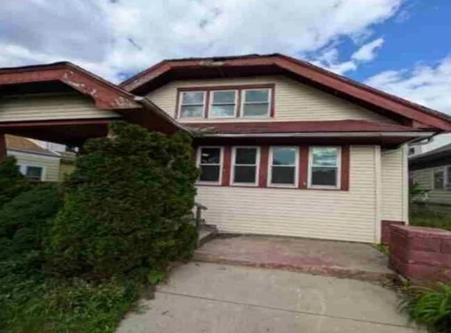 3866 25th, Milwaukee, WI 53206