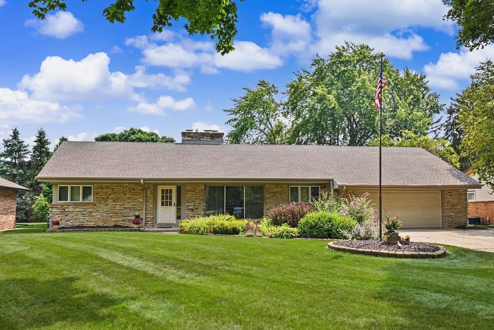 9515 Hadley, Milwaukee, WI 53222