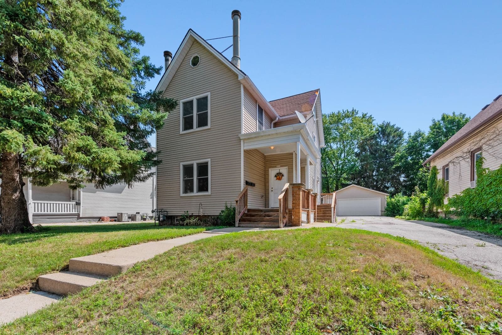 2210 Winchester, Milwaukee, WI 53207