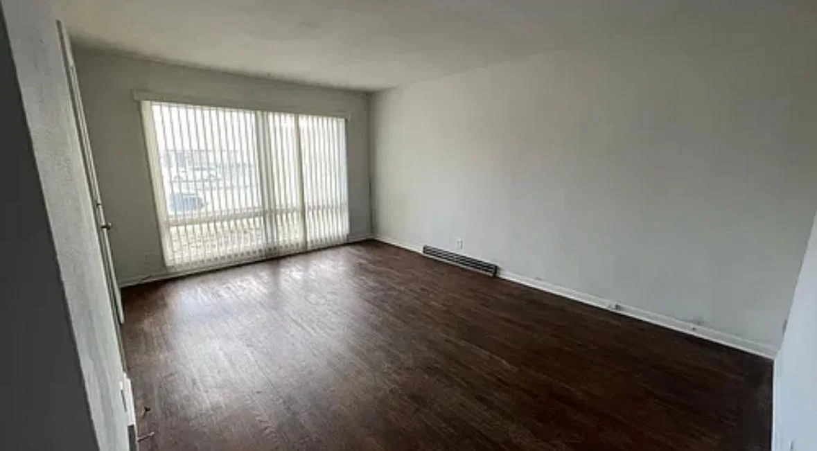 8718 Hampton 3