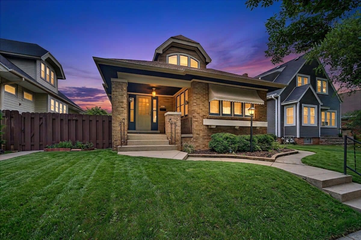 3364 17th, Milwaukee, WI 53215