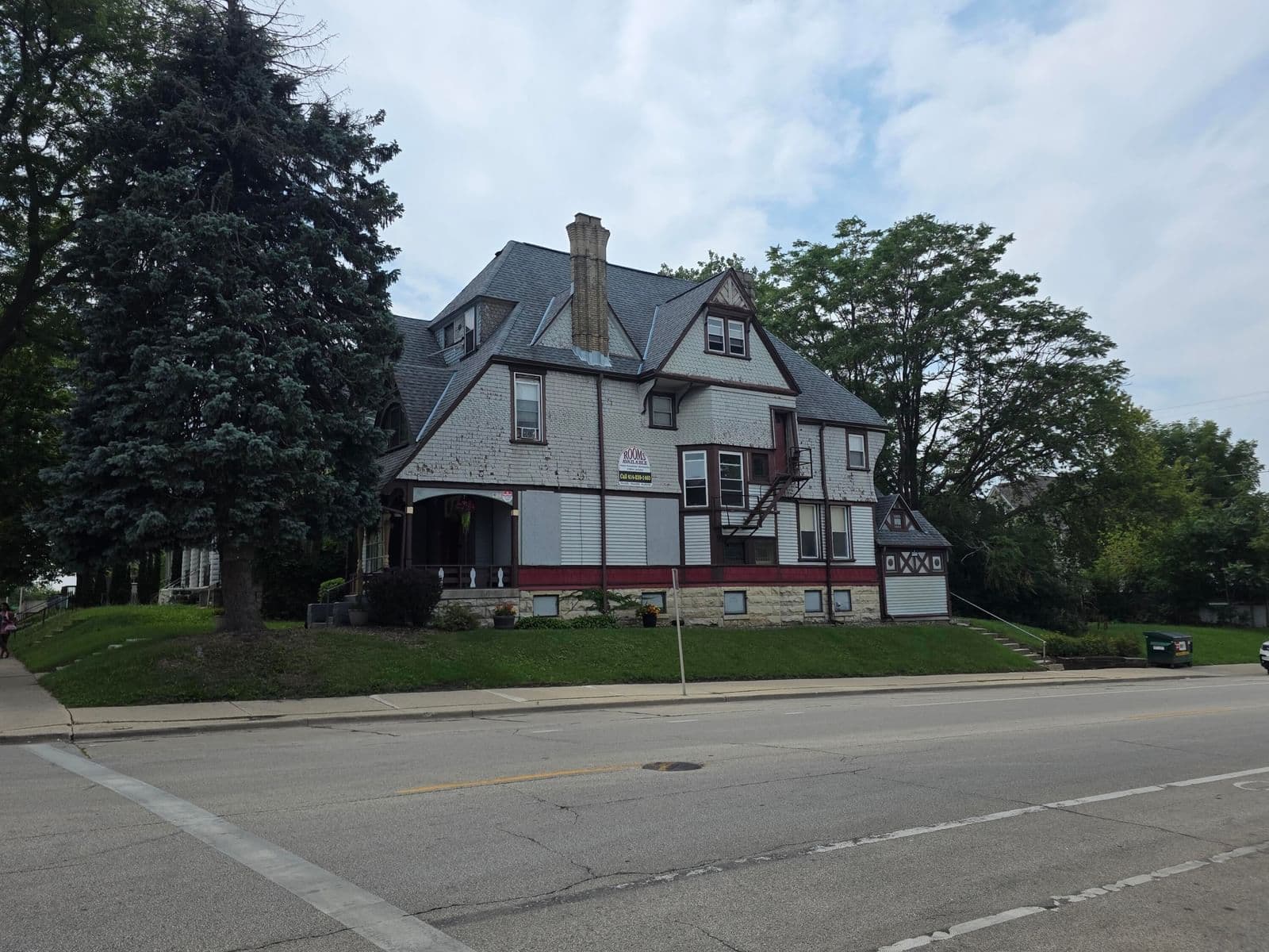 761 25th, Milwaukee, WI 53233