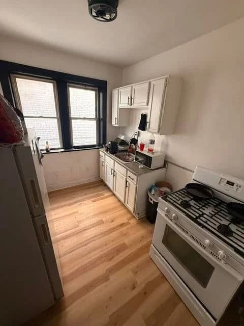 2613 Capitol 5
