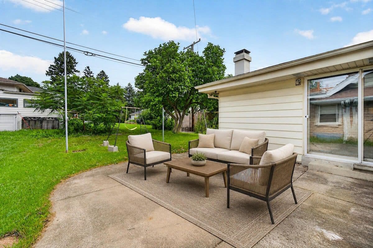 10216 Burleigh, Wauwatosa, WI 53222