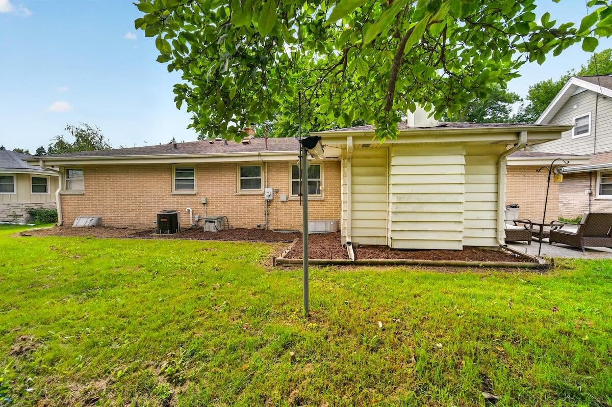 10216 Burleigh 4