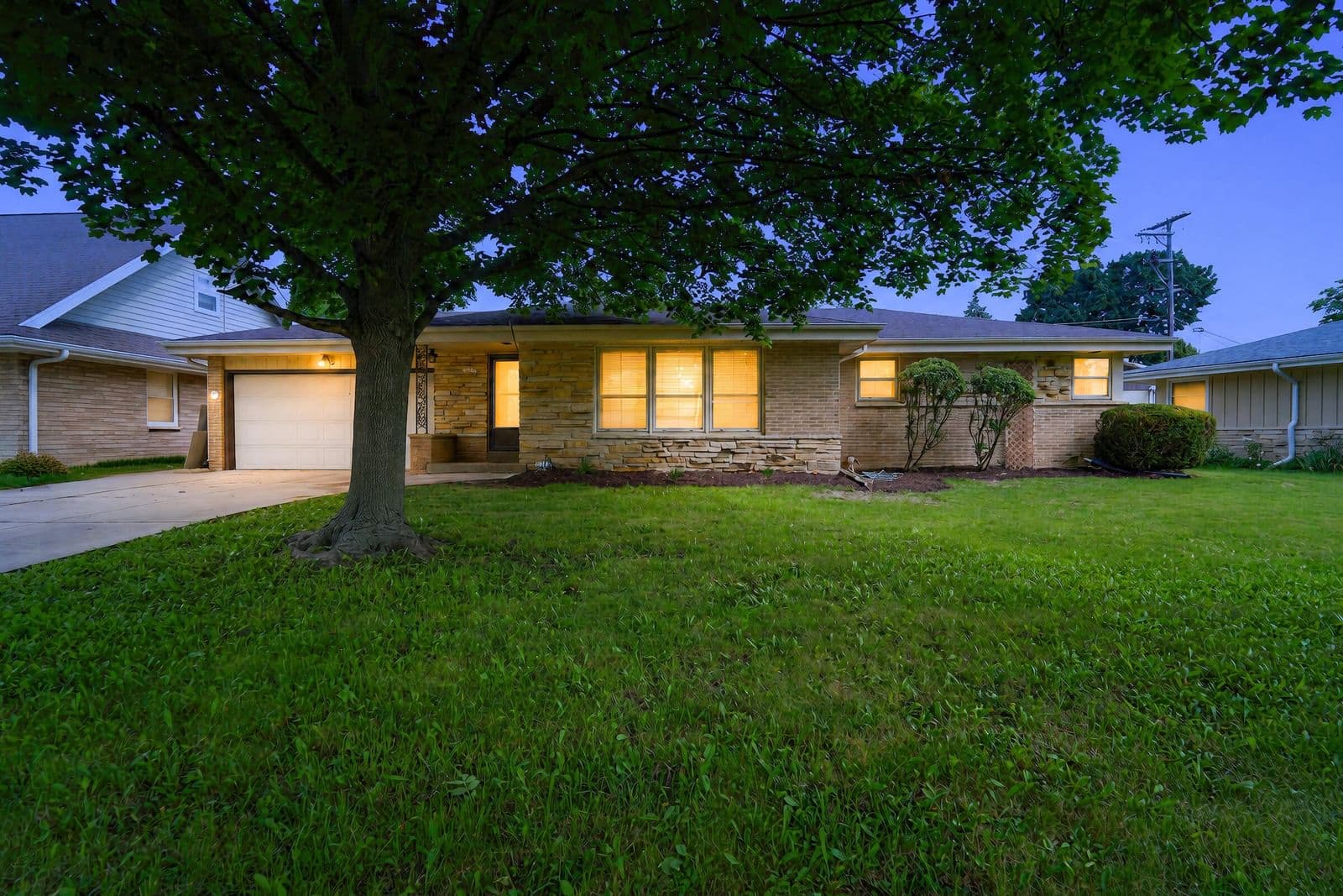 10216 Burleigh 3
