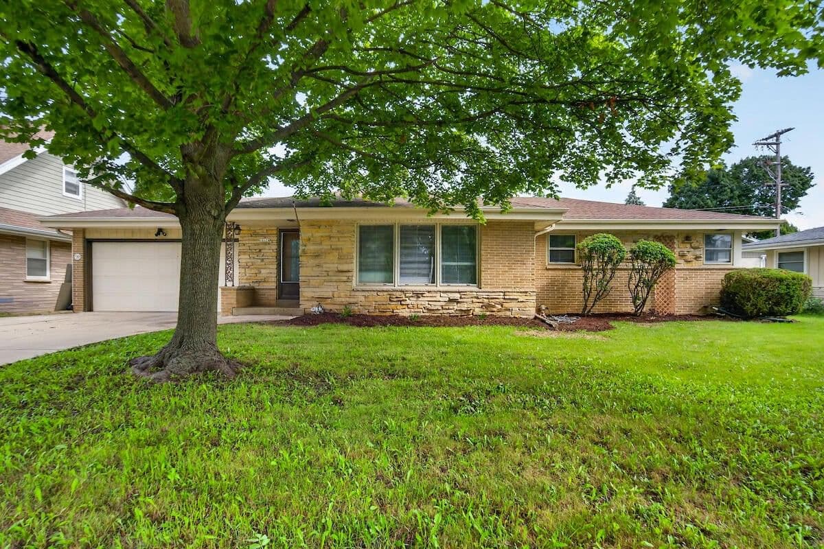 10216 Burleigh 2