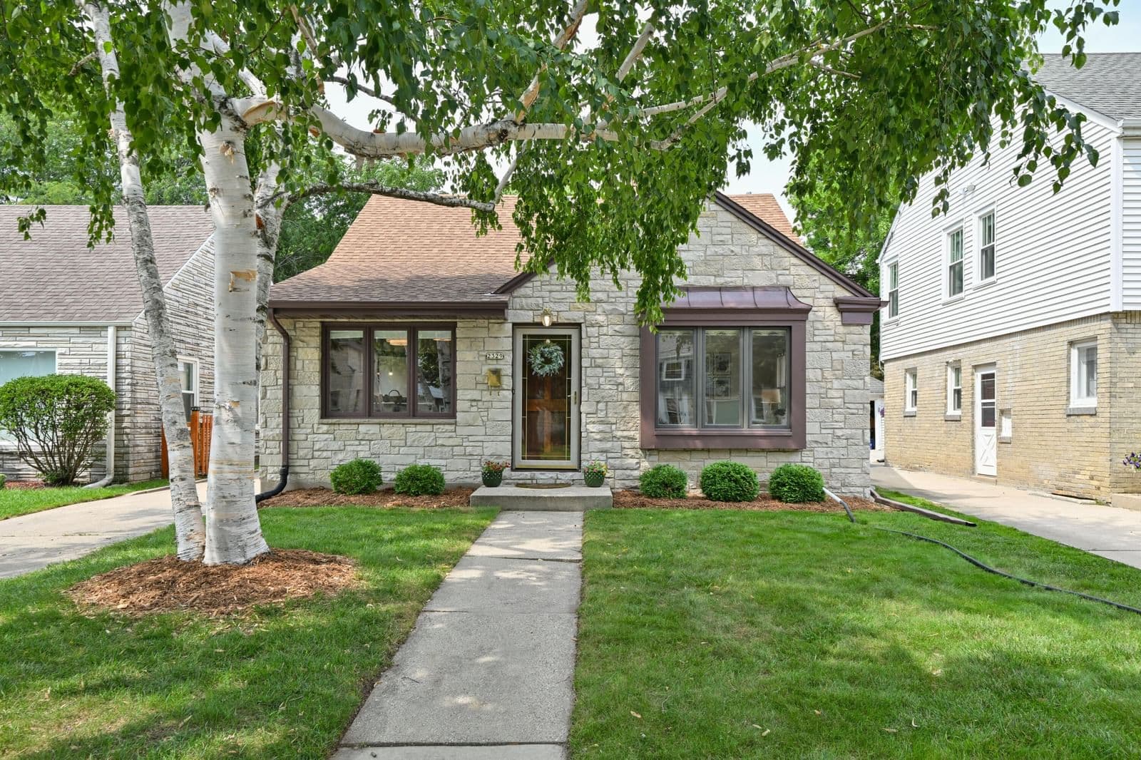 2329 89th, Wauwatosa, WI 53226