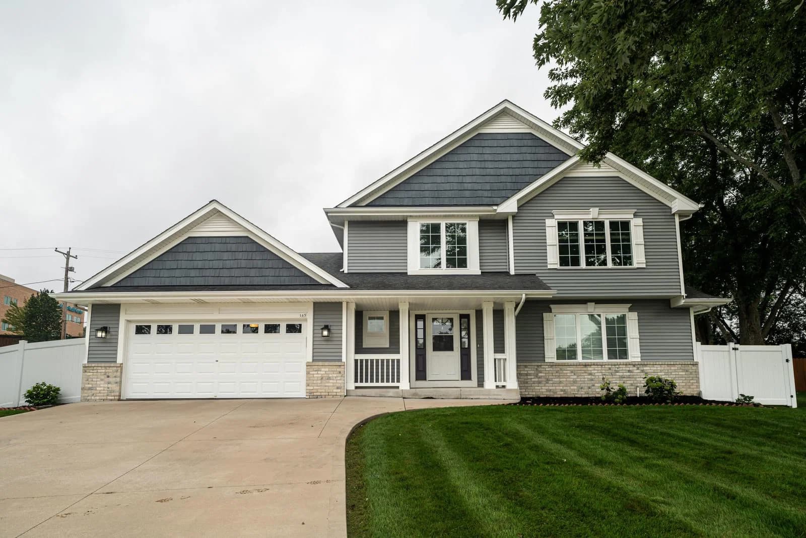 165 Golden, Oak Creek, WI 53154