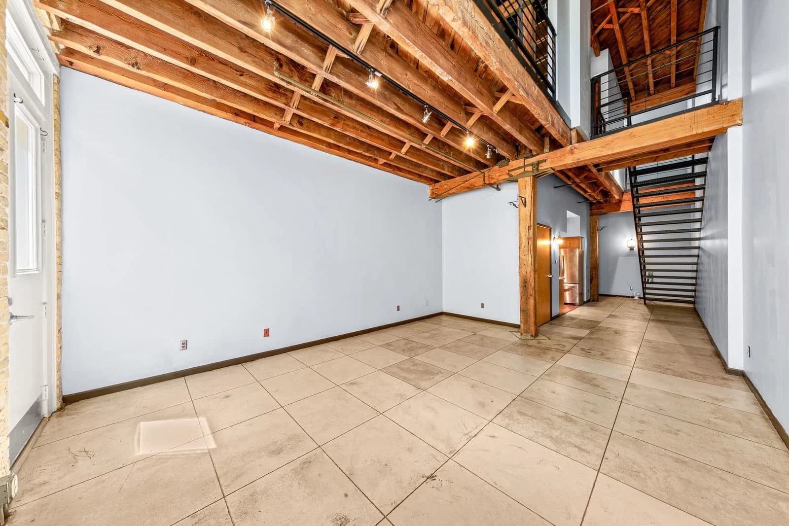 904 Pearson, Milwaukee, WI 53202