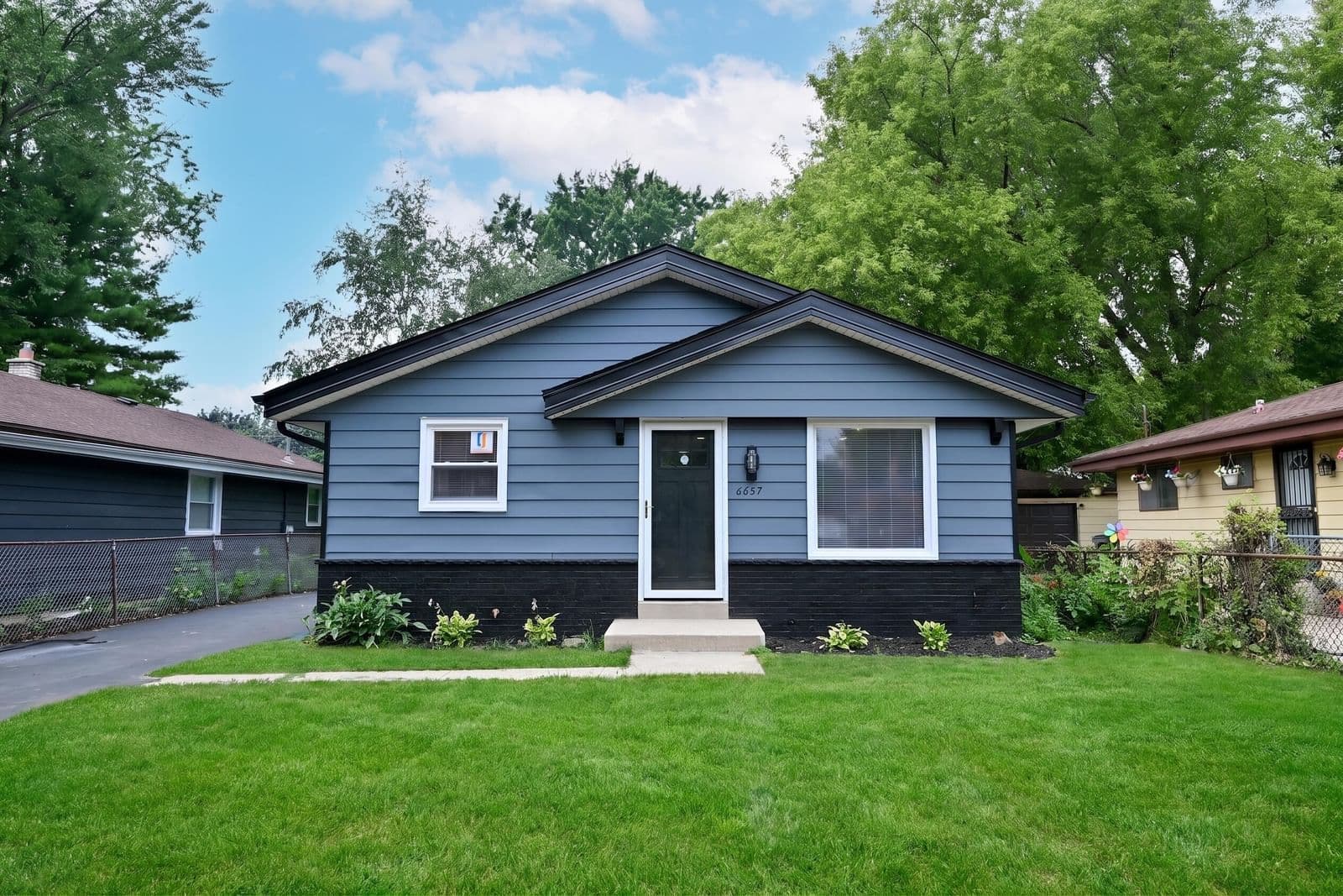 6657 53rd, Milwaukee, WI 53223