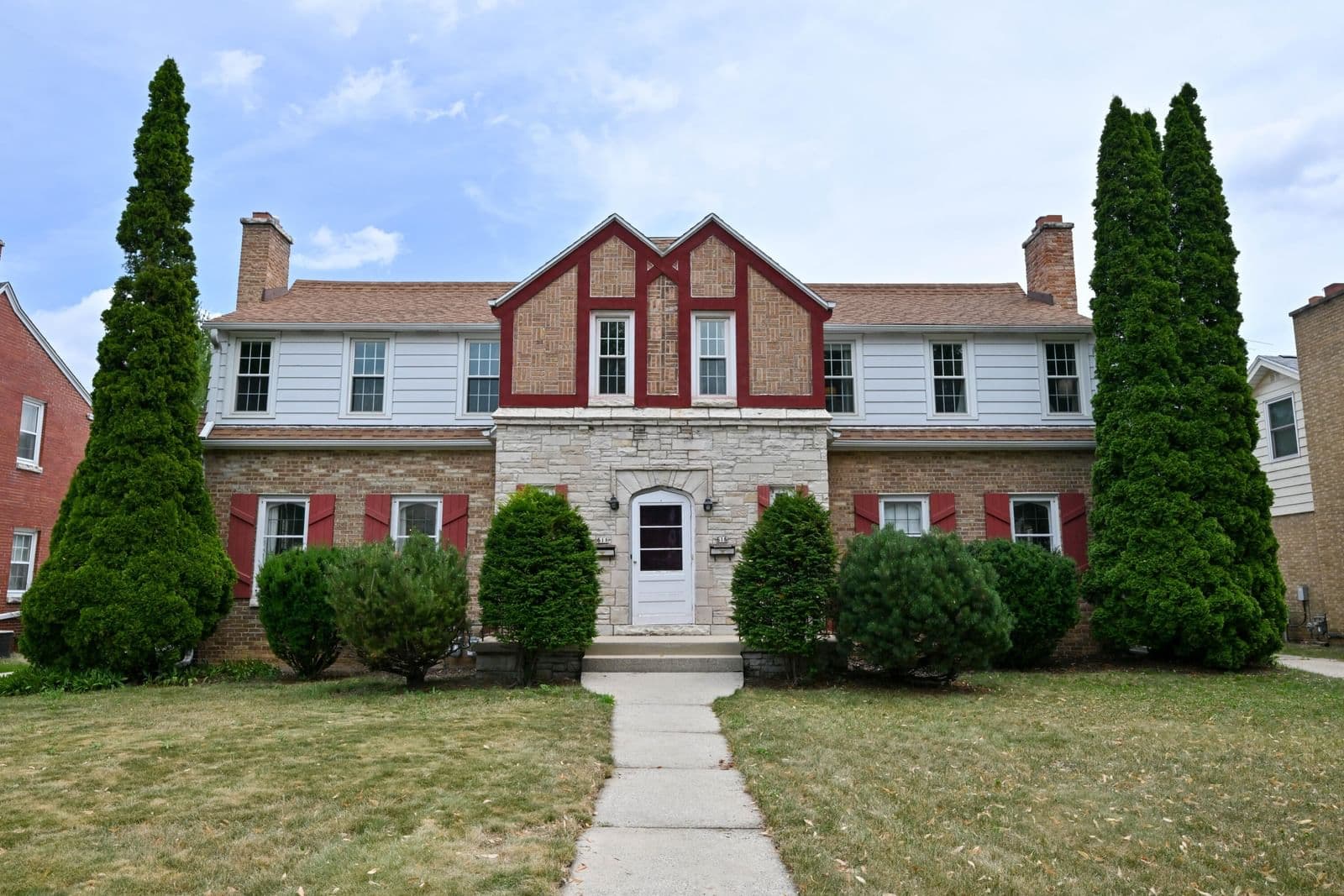 616 104th, Wauwatosa, WI 53226
