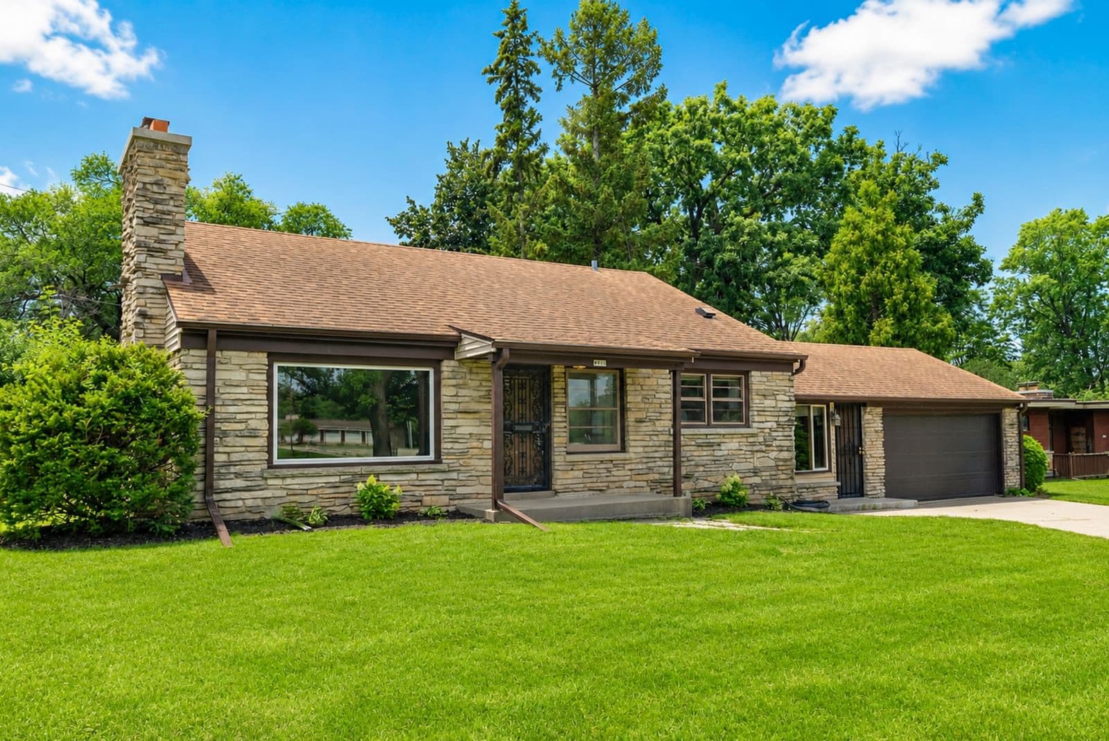 4411 Custer, Milwaukee, WI 53218