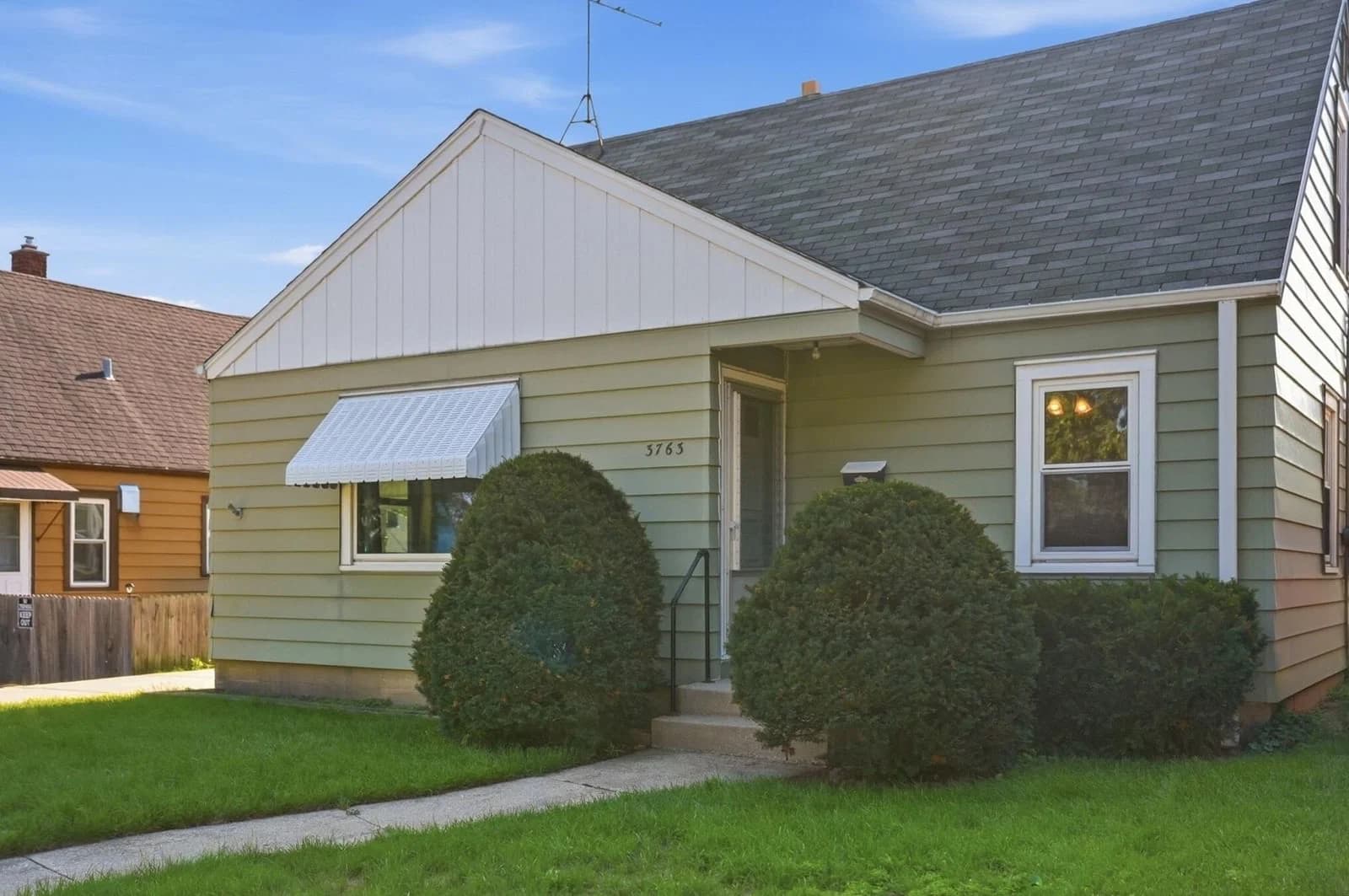 3763 20th, Milwaukee, WI 53221