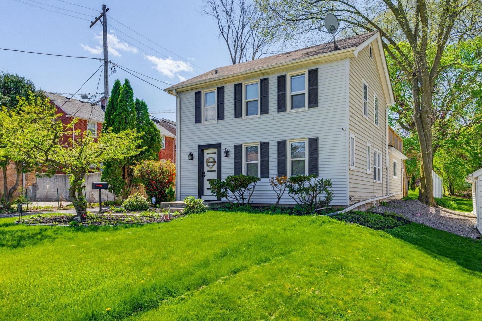 1219 85th, Wauwatosa, WI 53226