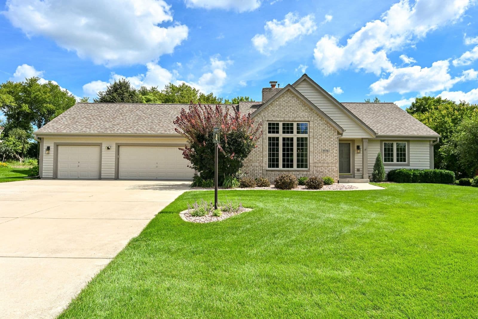 9558 Fairway, Franklin, WI 53132