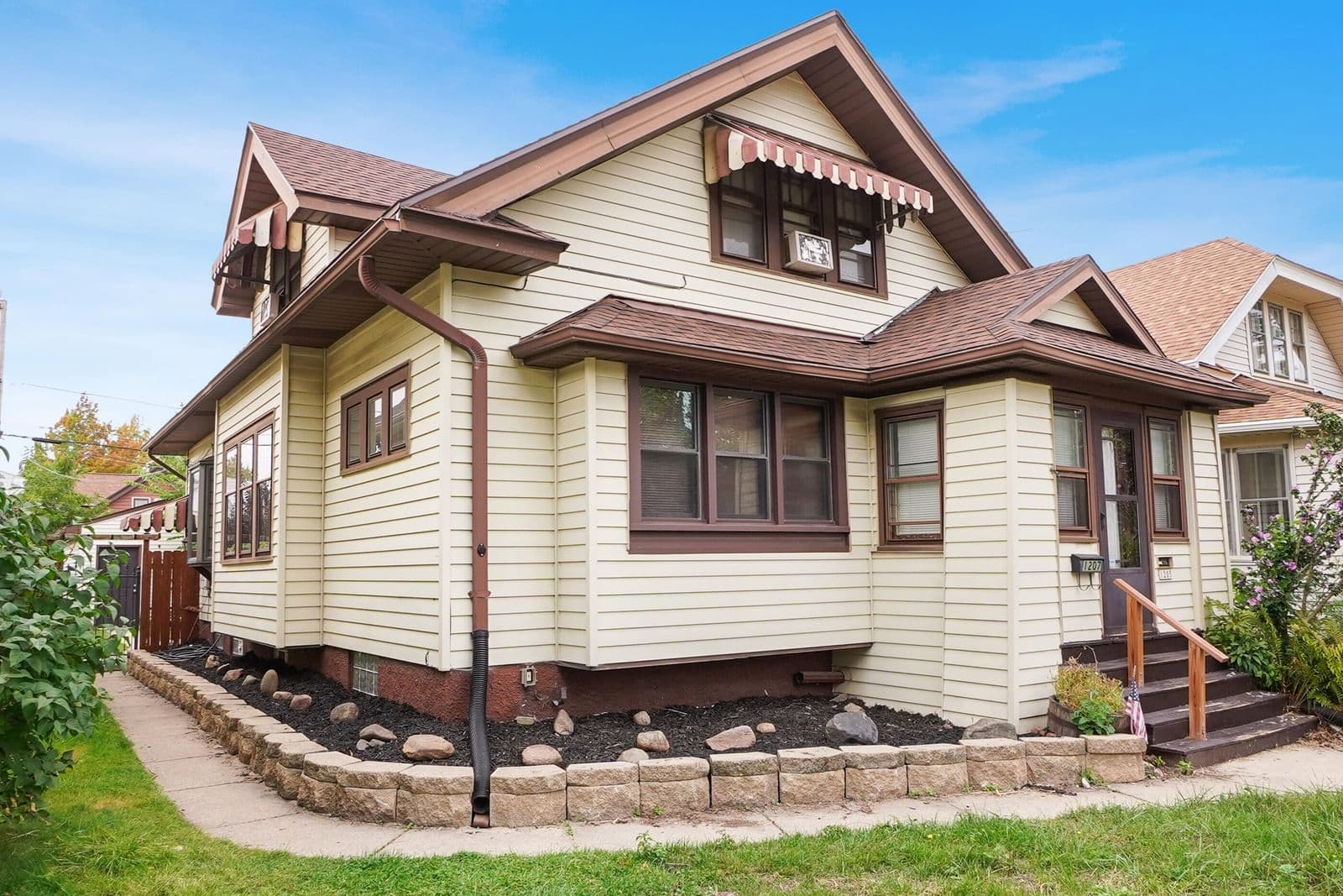 1205 74th, West Allis, WI 53214