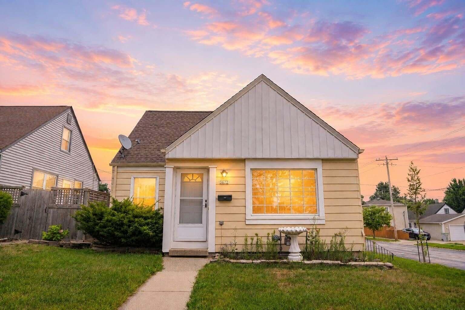3672 19th, Milwaukee, WI 53221