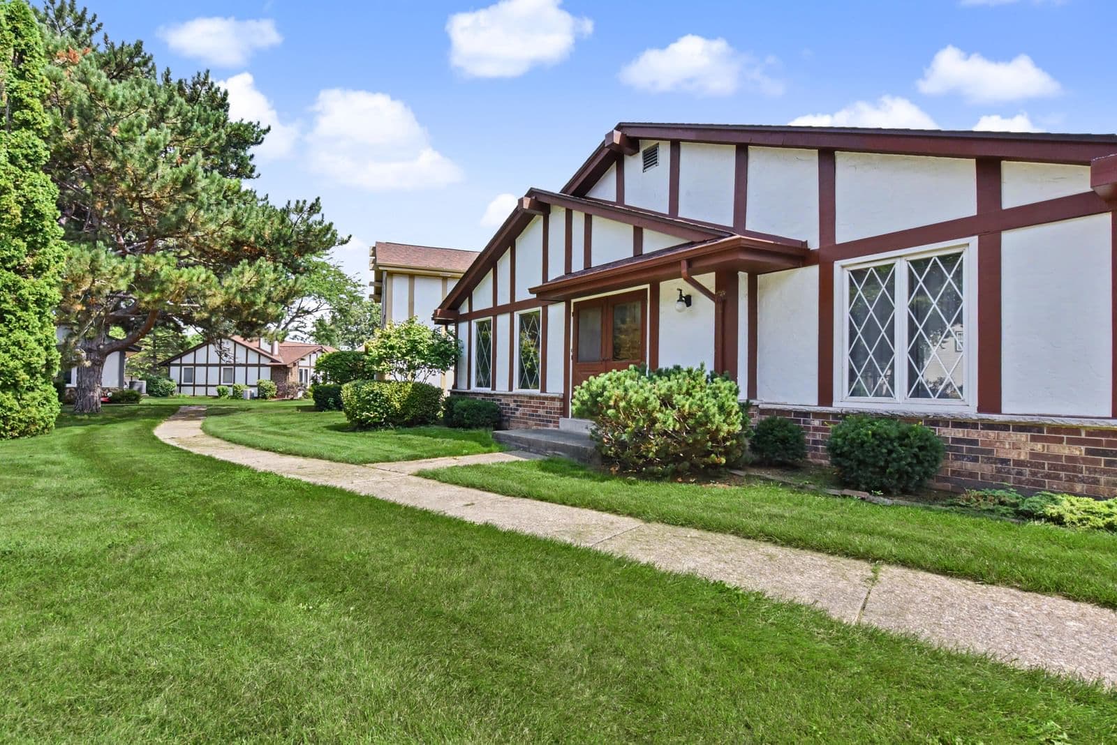 5297 Somerset, Greenfield, WI 53221