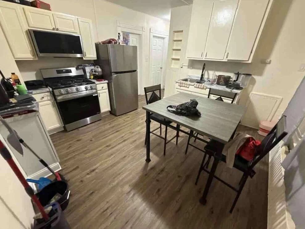 3052 Buffum 3