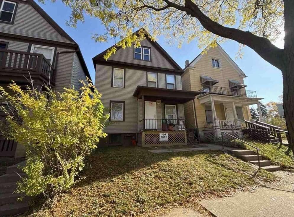 3052 Buffum, Milwaukee, WI 53212