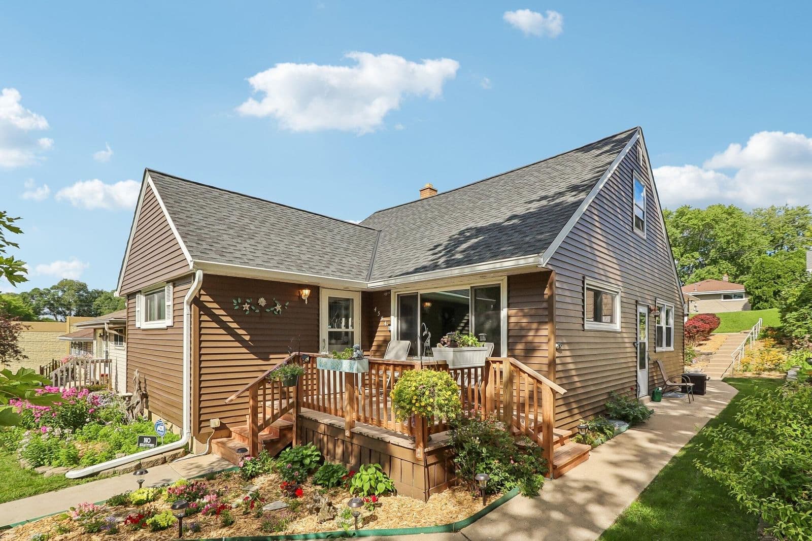 4554 48th, Greenfield, WI 53220