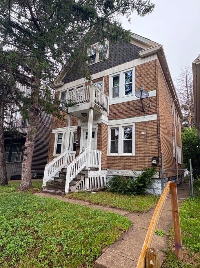 2326 Burnham, Milwaukee, WI 53204