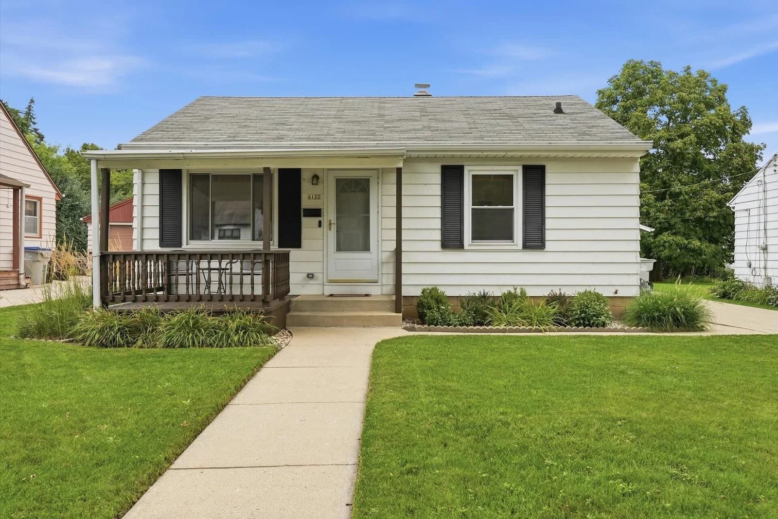 6122 Idaho, Milwaukee, WI 53219