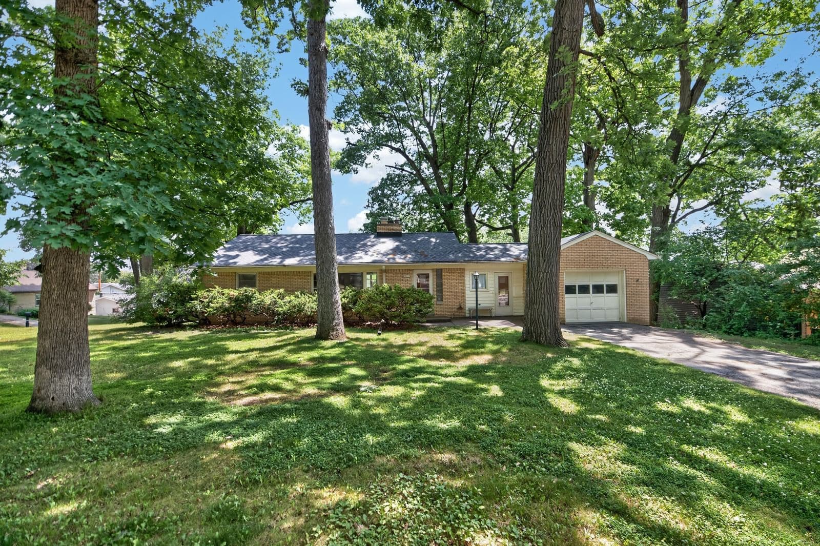 11605 Mount Vernon, Wauwatosa, WI 53226