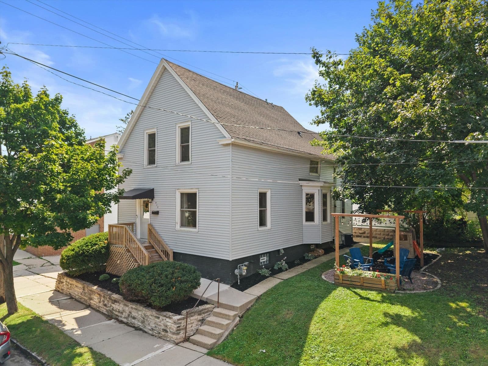 915 Homer, Milwaukee, WI 53207
