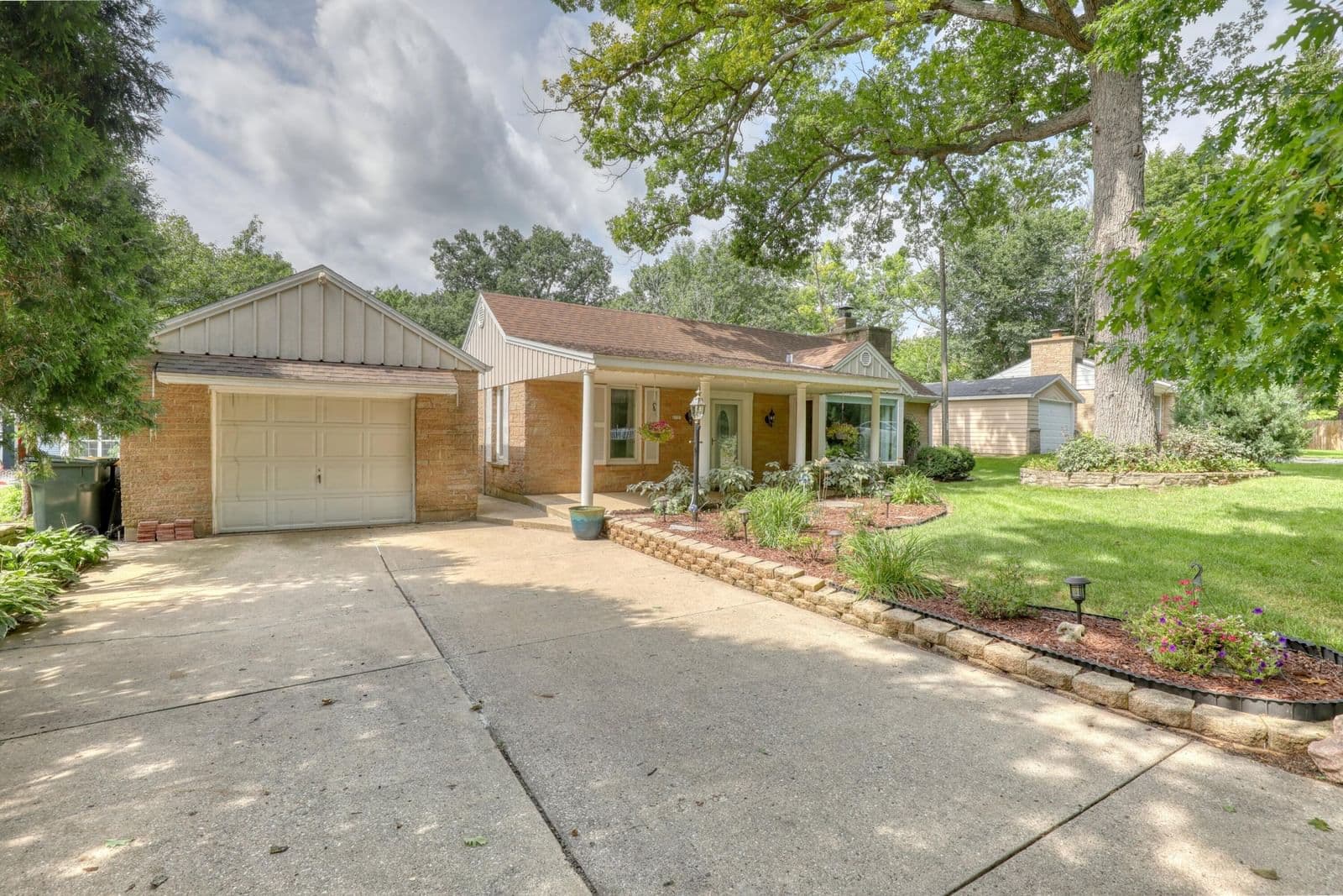 2737 Waukesha 2