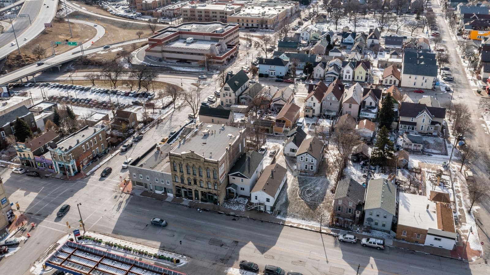 915 National, Milwaukee, WI 53204