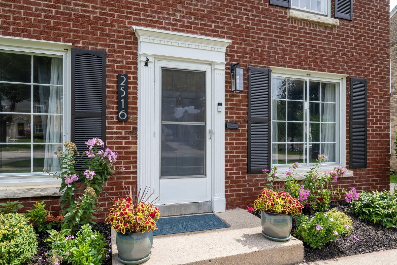 2516 83rd, Wauwatosa, WI 53213