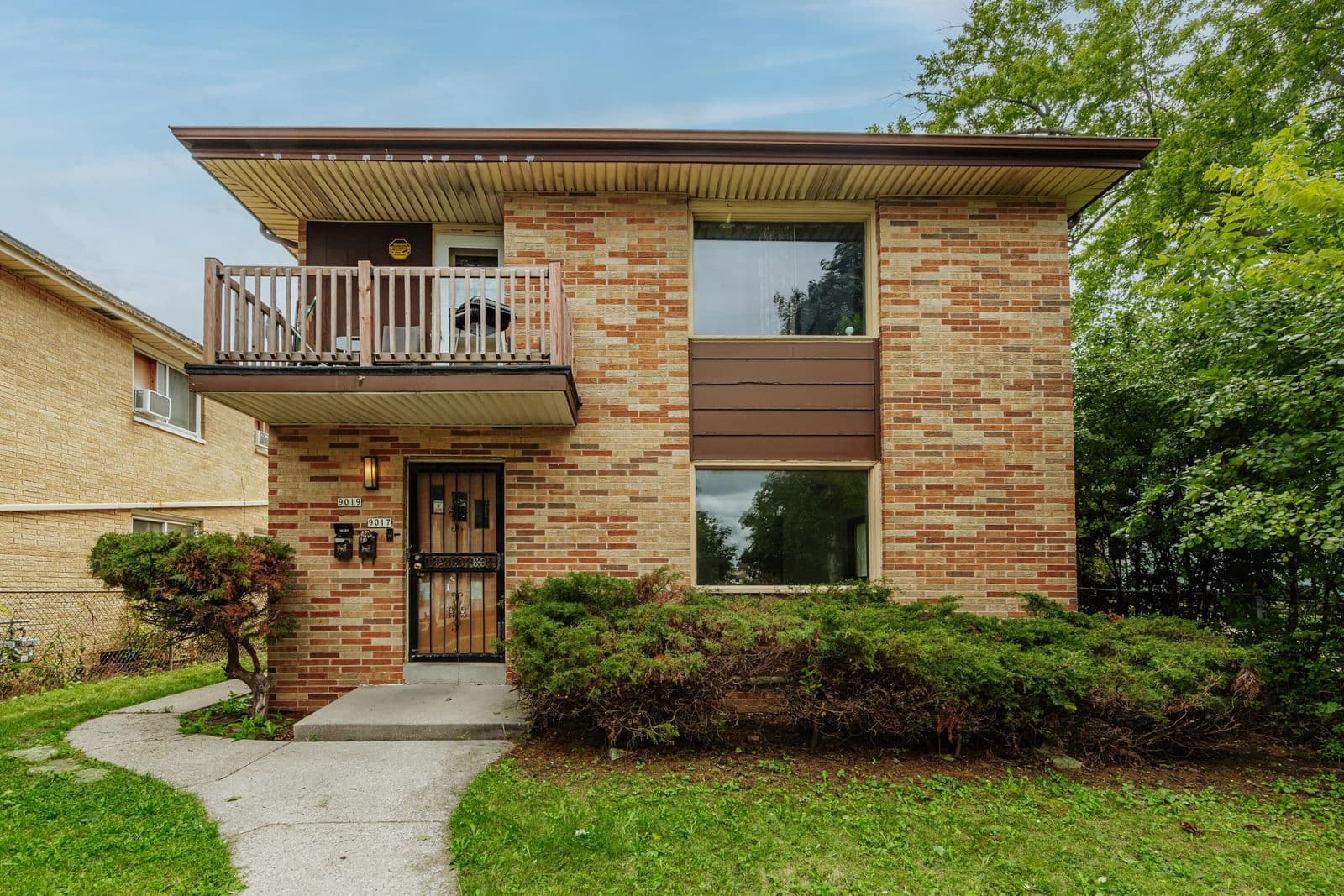 9017 Hampton, Milwaukee, WI 53225