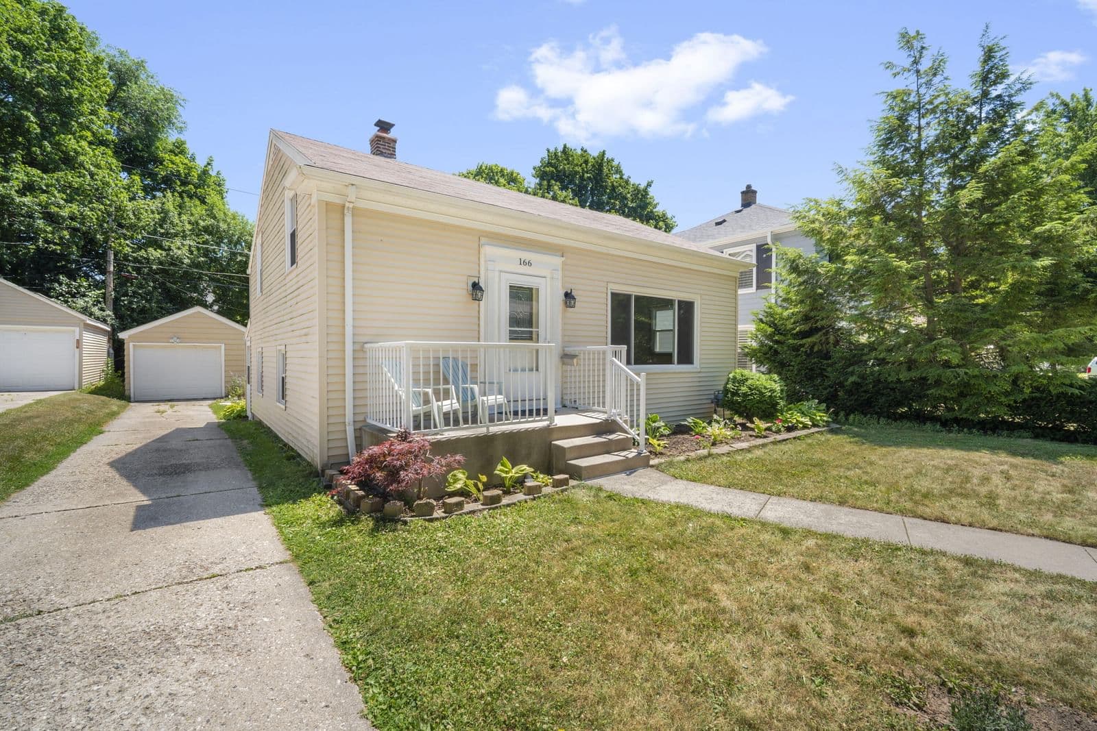 166 91st, Milwaukee, WI 53226