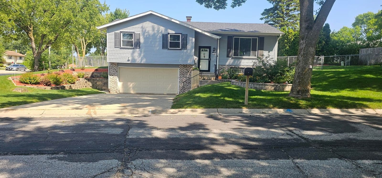 9014 Dallas, Milwaukee, WI 53224