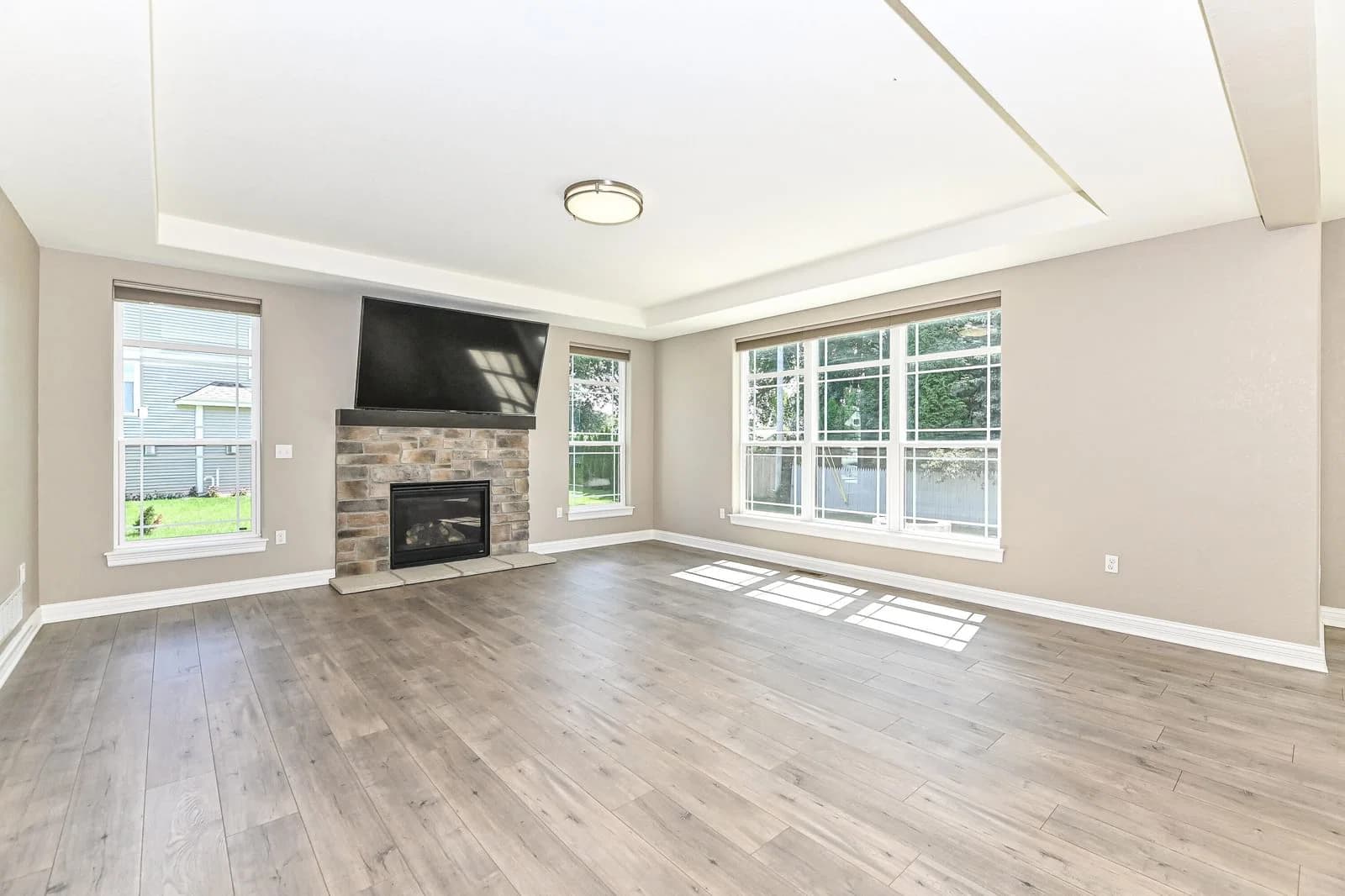 1515 Maple View Dr 5