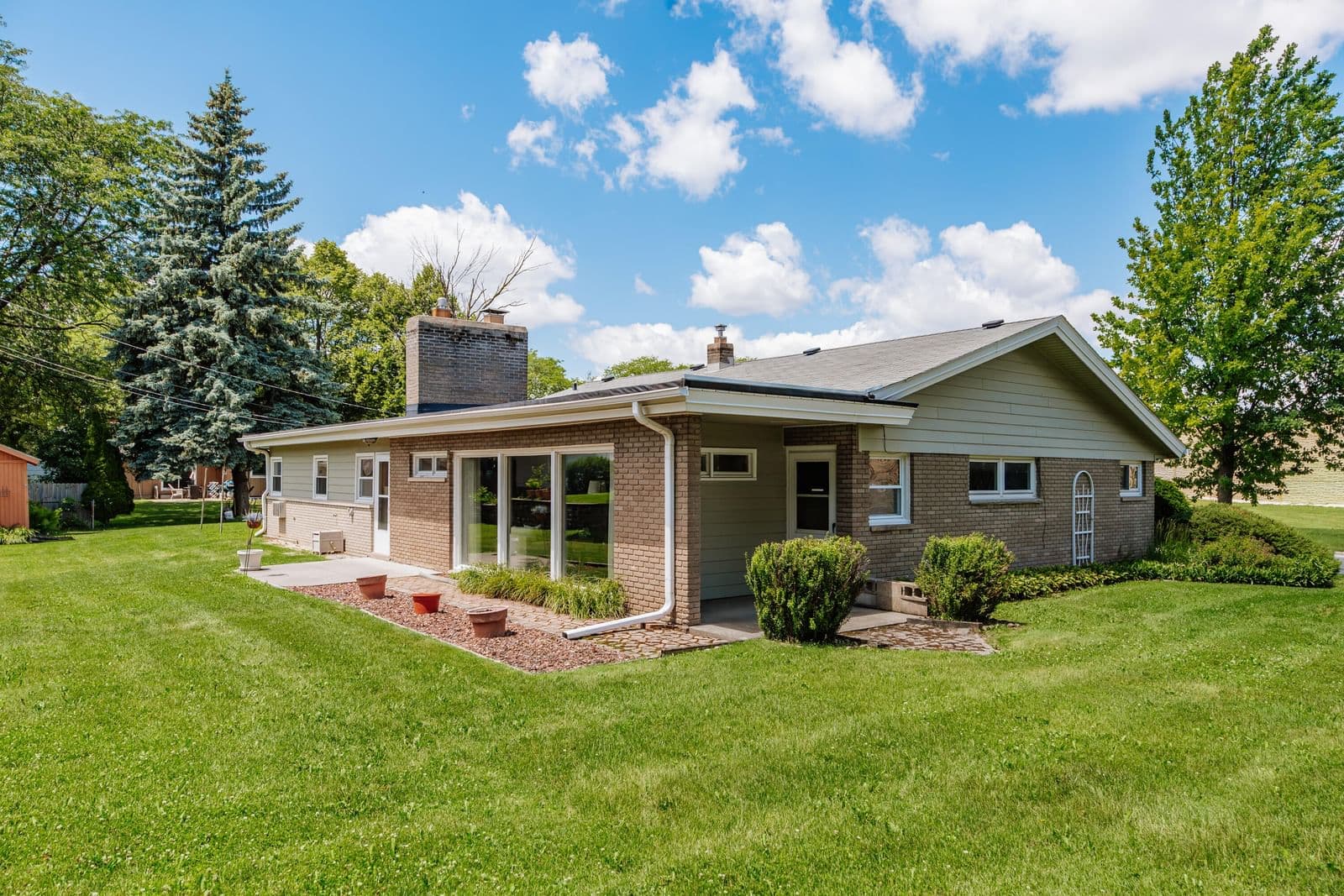 11307 Garfield, Wauwatosa, WI 53226